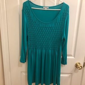 6/$20 Mountain Mamas Teal Dress in Excellent preloved condition, Soft & Cool